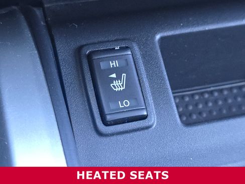 Used 2017 Nissan Titan SV RWD image 22