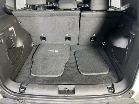 Used 2023 Jeep Renegade Latitude image 24