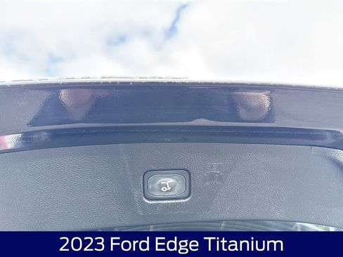 Used 2023 Ford Edge Titanium w/ Class II Trailer Tow Package AWD/4WD image 17