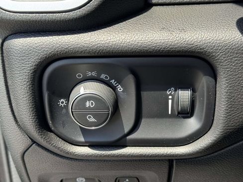 Used 2022 RAM 1500 Big Horn AWD/4WD image 28