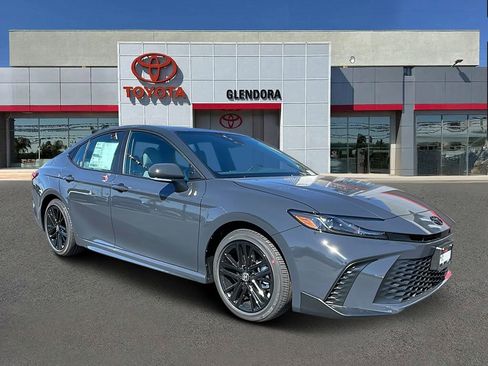 New 2026 Toyota Camry SE FWD image 1