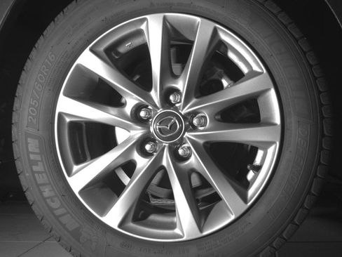 Used 2020 MAZDA MAZDA3 Sedan image 13