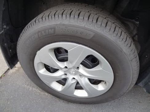 Certified 2022 Toyota RAV4 LE image 13