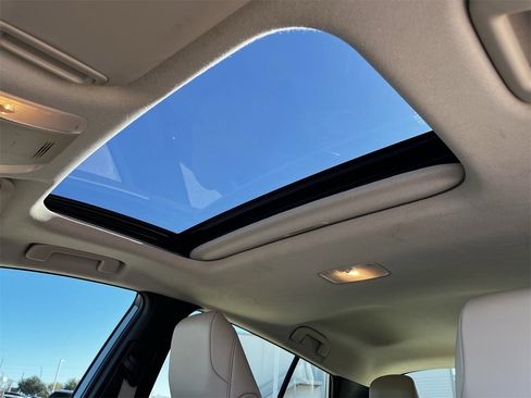 Used 2021 Toyota Prius XLE w/ Advanced Technology Package image 22