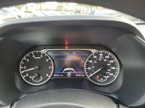 Used 2024 Nissan Sentra SV FWD image 17