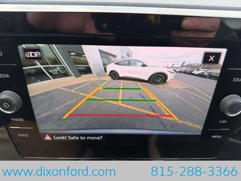 New 2026 Volkswagen Taos SE image 10