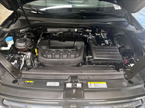 Used 2023 Volkswagen Tiguan SE FWD image 32