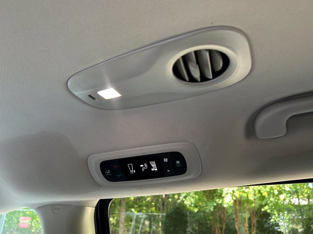 Used 2022 Chrysler Voyager LX FWD image 28