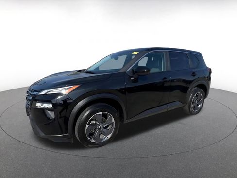 Used 2025 Nissan Rogue SV FWD image 8