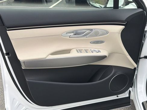 New 2026 Genesis GV70 2.5T Select image 10