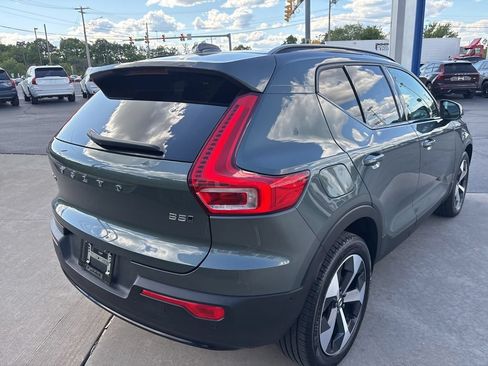 Certified 2026 Volvo XC40 B5 Plus AWD/4WD image 7