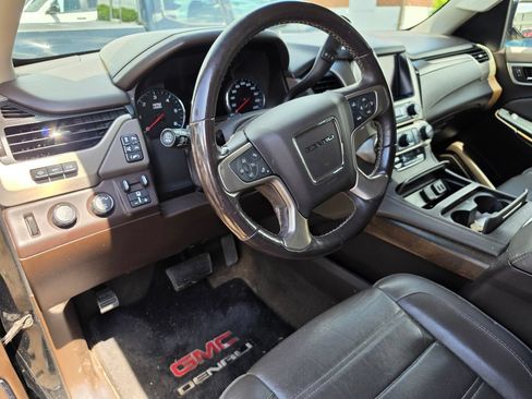 Used 2018 GMC Yukon Denali AWD/4WD image 4