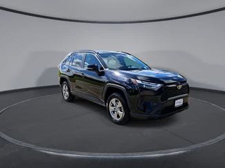 Used 2024 Toyota RAV4 XLE FWD video 2