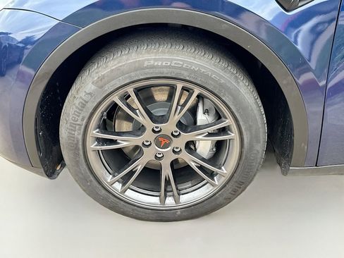 Used 2025 Tesla Model Y Long Range RWD image 31