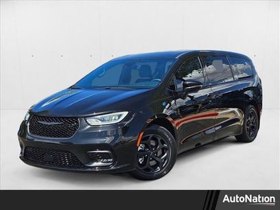 Used 2022 Chrysler Pacifica Touring-L w/ S Appearance Package