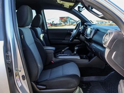 Used 2020 Toyota Tacoma SR5 image 16