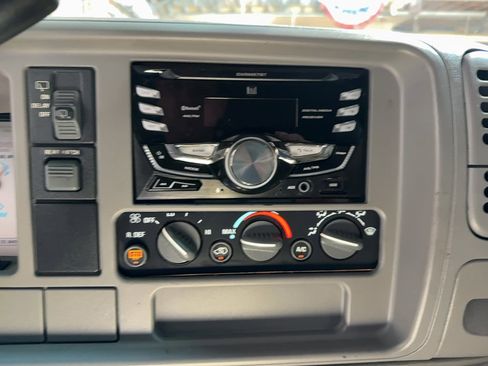 Used 1995 GMC Yukon SLE image 27