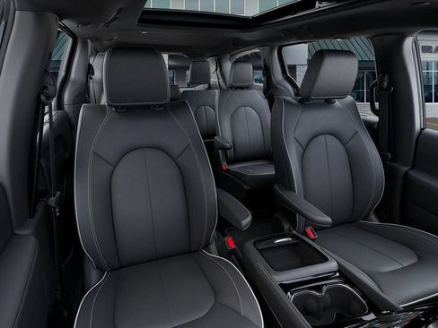 New 2026 Chrysler Pacifica Limited AWD/4WD image 19