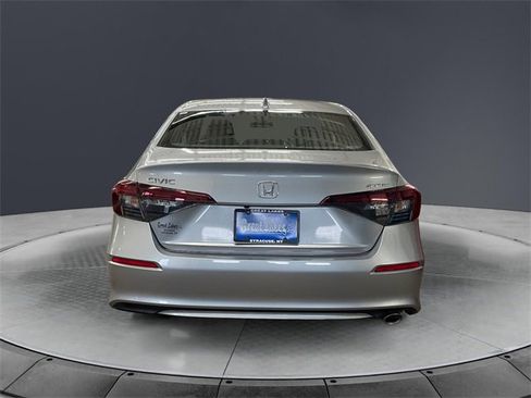 Used 2025 Honda Civic Sport image 4