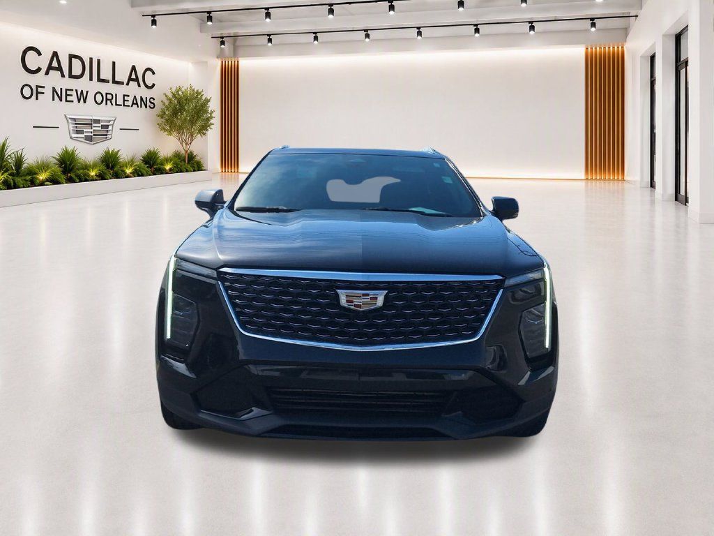 Certified 2025 Cadillac XT4 Premium Luxury w/ Technology Package FWD image 9