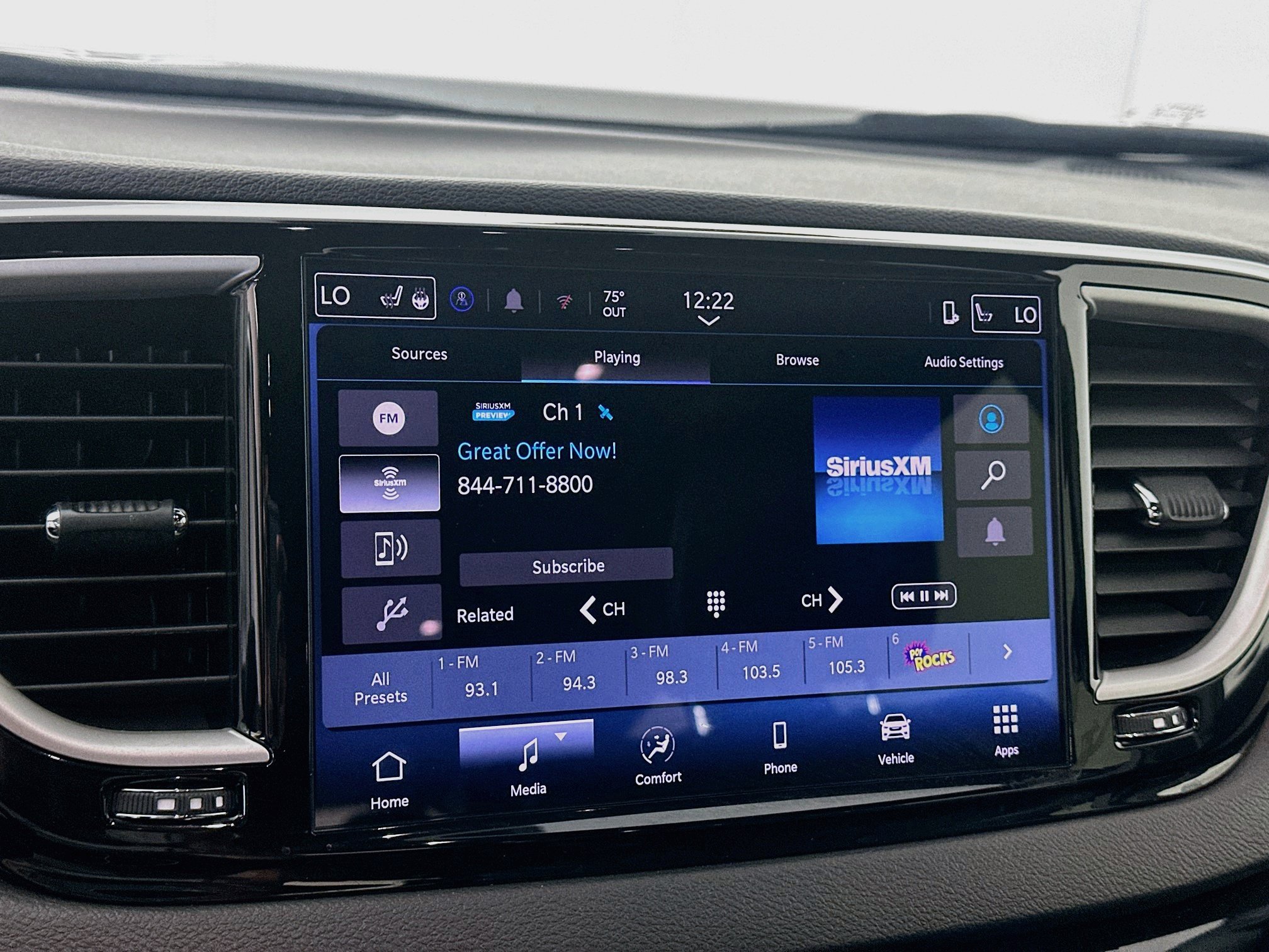 Used 2025 Chrysler Pacifica Select FWD image 21
