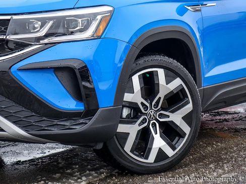 Used 2023 Volkswagen Taos SEL image 4