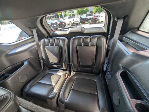 Used 2013 Ford Explorer XLT FWD image 19