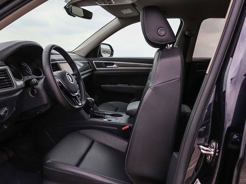 Used 2019 Volkswagen Atlas SE w/ Towing Package FWD image 18