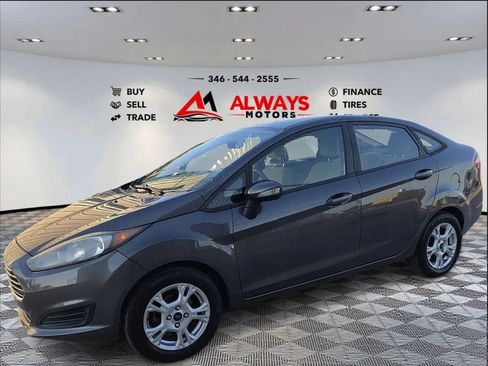 Used 2016 Ford Fiesta SE FWD image 1