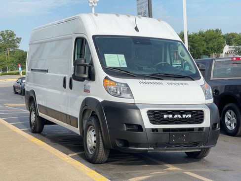 Used 2022 RAM ProMaster 2500 FWD image 2