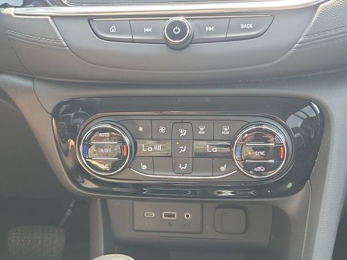 Used 2023 Buick Encore GX Select w/ Sport Touring Package AWD/4WD image 28