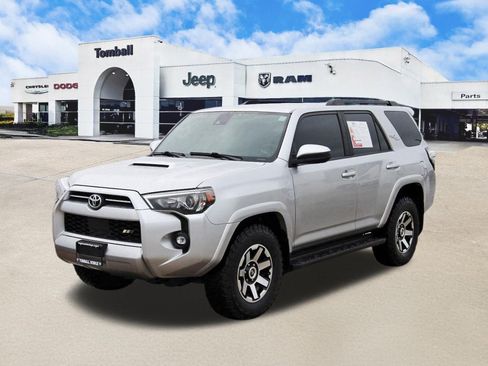 Used 2022 Toyota 4Runner TRD Off-Road image 3