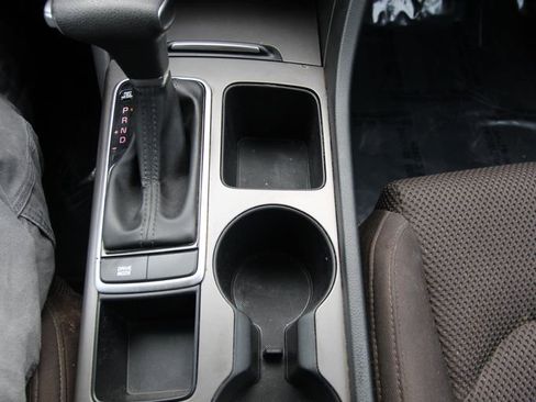 Used 2020 Kia Optima LX image 24