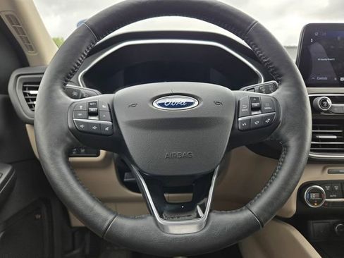 Used 2020 Ford Escape Titanium AWD/4WD image 18
