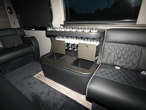 Used 2024 Mercedes-Benz Sprinter 3500 image 25