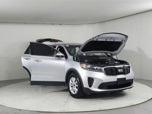Used 2020 Kia Sorento AWD V6 image 9