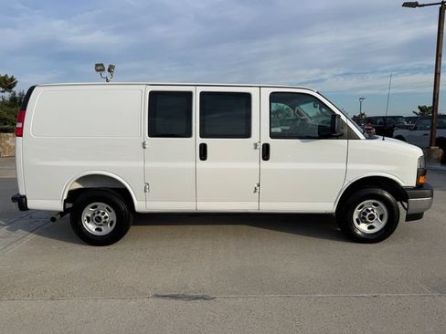 Used 2025 GMC Savana 2500 w/ Driver Convenience Package RWD image 4