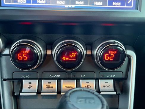 Used 2024 Toyota GR86 Premium image 15