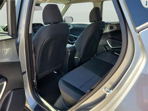Used 2025 Kia Soul LX image 8