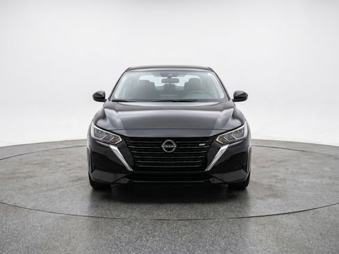 Used 2025 Nissan Sentra SV FWD image 2