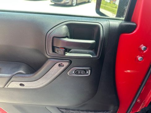 Used 2014 Jeep Wrangler Unlimited Sport AWD/4WD image 12