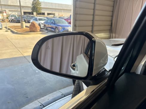 Certified 2023 Hyundai Santa Fe SEL w/ Premium Package image 18