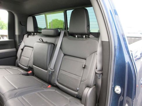Used 2022 GMC Sierra 3500 Denali w/ Denali Ultimate Package AWD/4WD image 22