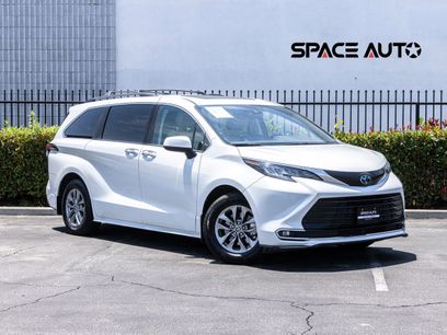 Used 2022 Toyota Sienna XLE w/ XLE Plus Package