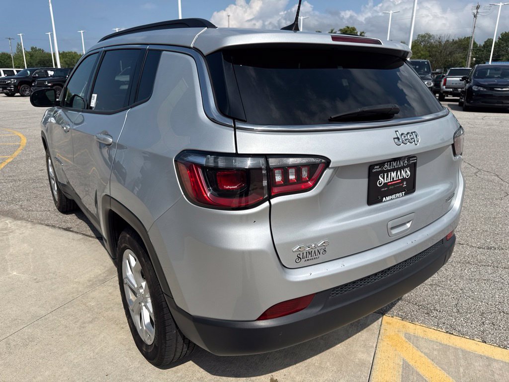 Used 2024 Jeep Compass Latitude AWD/4WD image 7