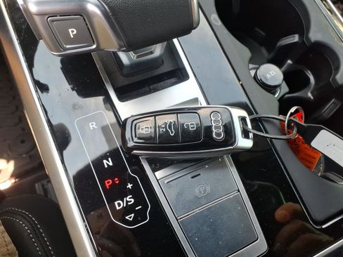 Used 2024 Audi Q8 Prestige w/ Prestige Package AWD/4WD image 18
