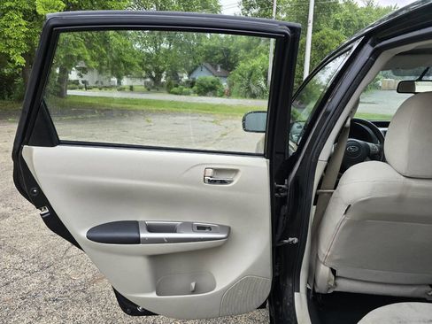 Used 2010 Subaru Impreza 2.5i image 13