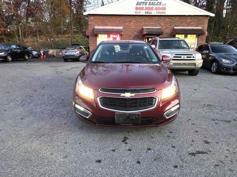 Used 2016 Chevrolet Cruze LT FWD image 2