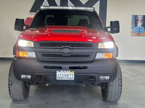 Used 2003 Chevrolet Silverado 1500 LS w/ Off-Road Package AWD/4WD image 2