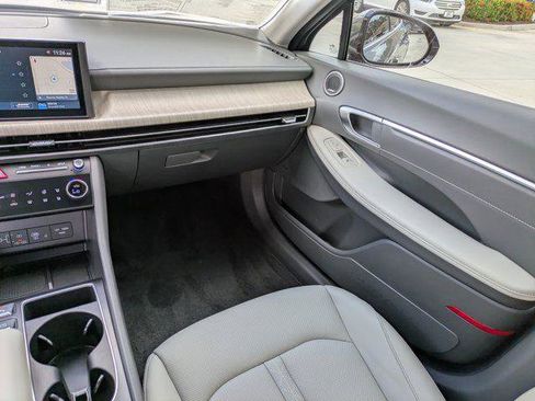 New 2025 Hyundai Sonata Limited image 11